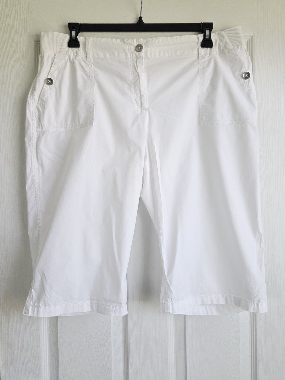 Chico's ✨️ Women's White Cotton Knee-Length Casual Shorts Size 2.5